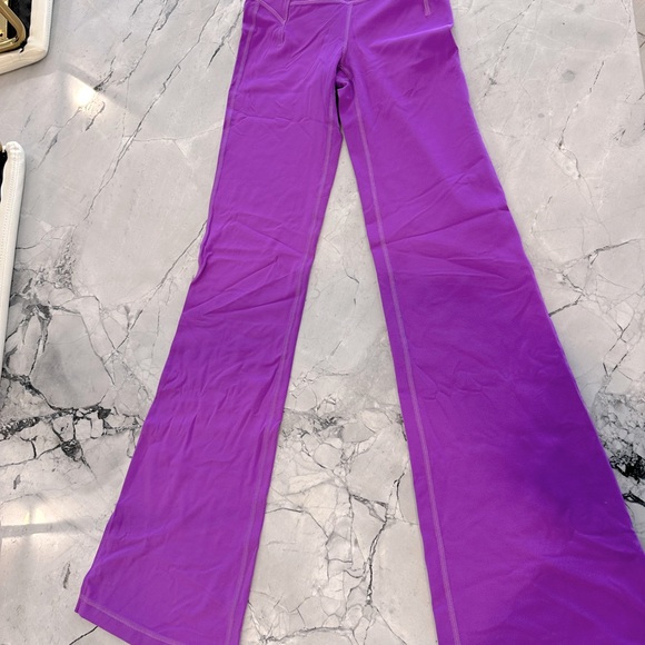 EUC Lululemon Groove high rise split hem leggings - NULU - size 2 - Picture 4 of 9